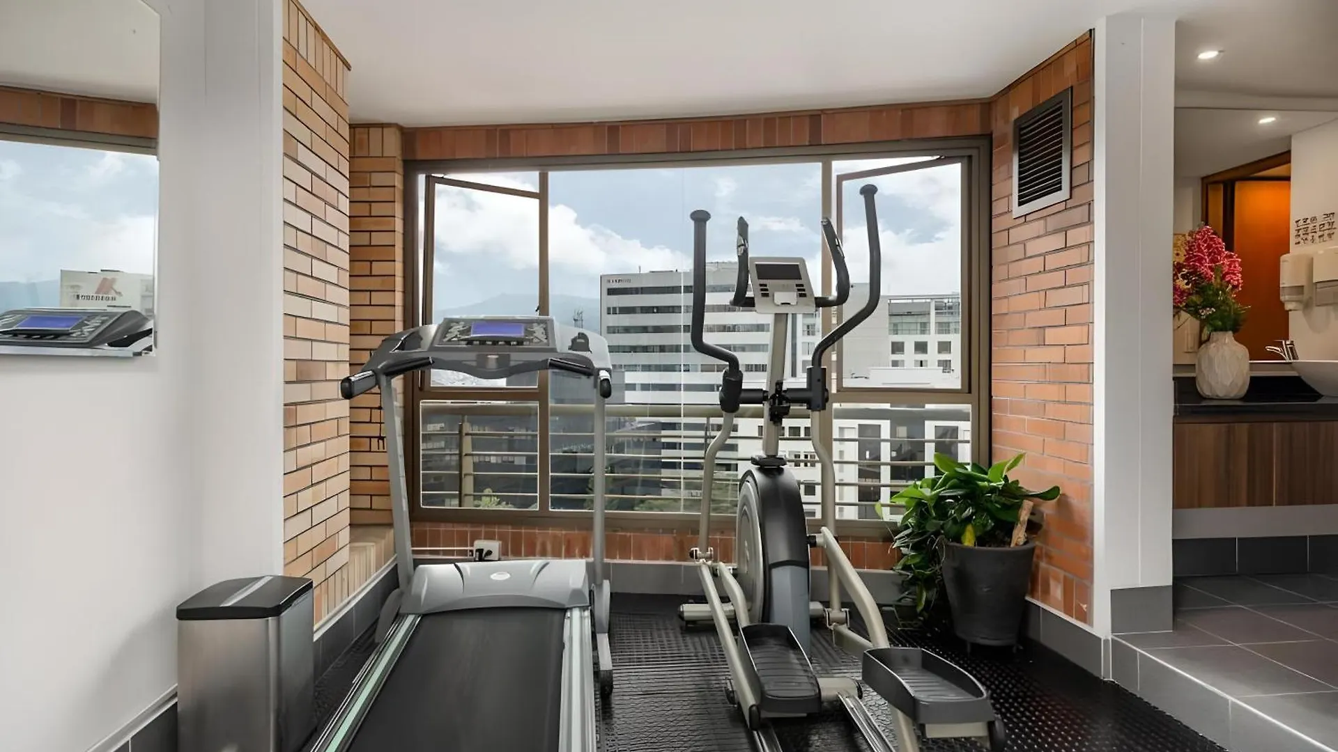 Leblon Suites Hotel Medellin