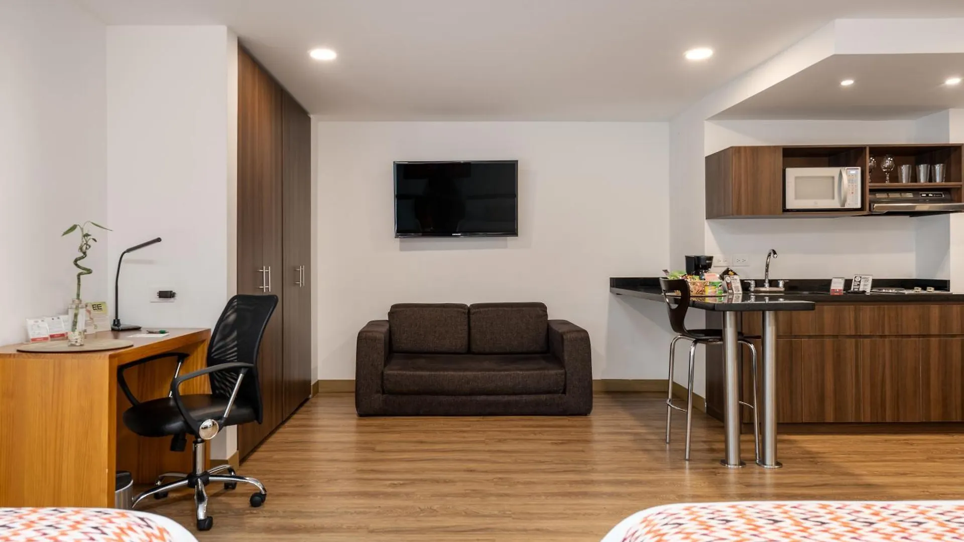 Leblon Suites Hotel Medellin 4*,  Colombia