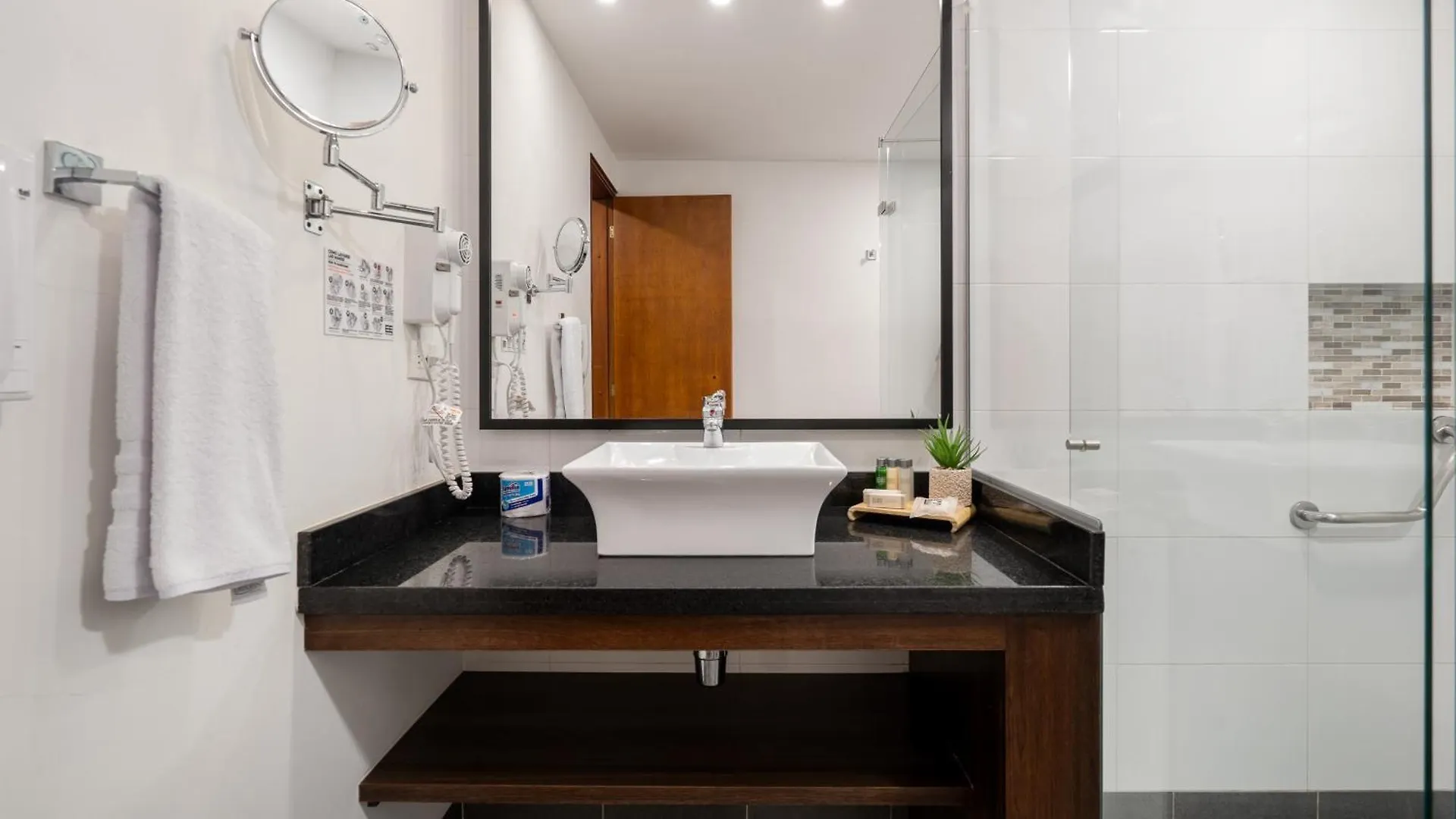 Leblon Suites Hotel Medellin Colombia