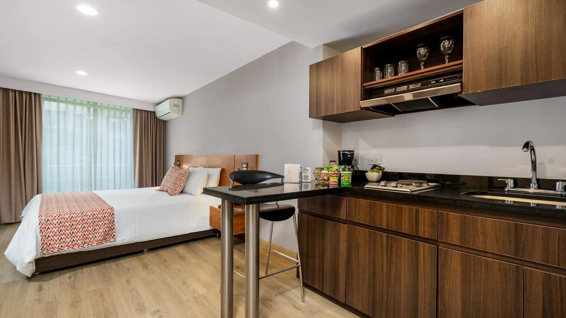 Leblon Suites Hotel Medellin
