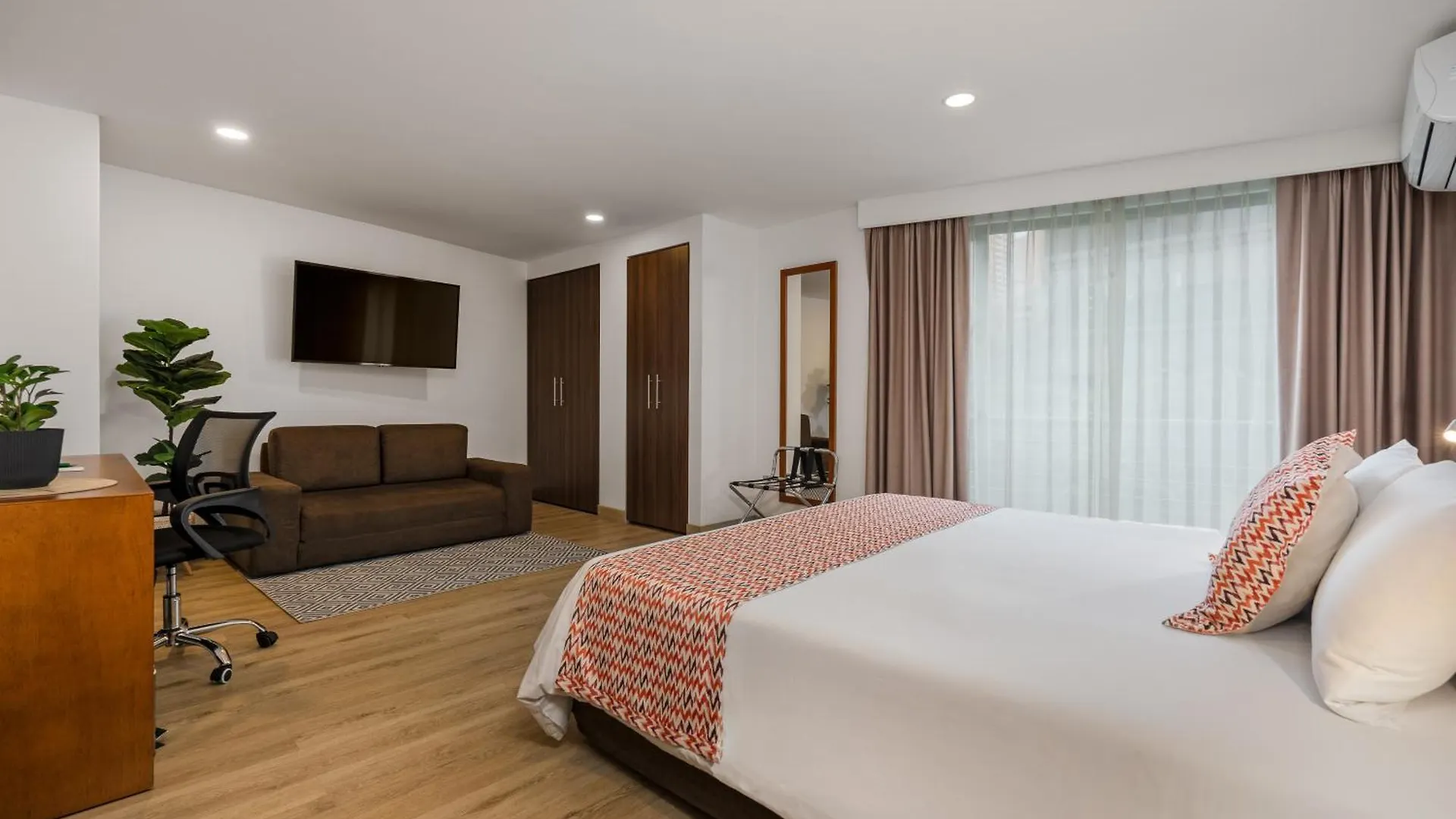 Leblon Suites Hotel Medellin