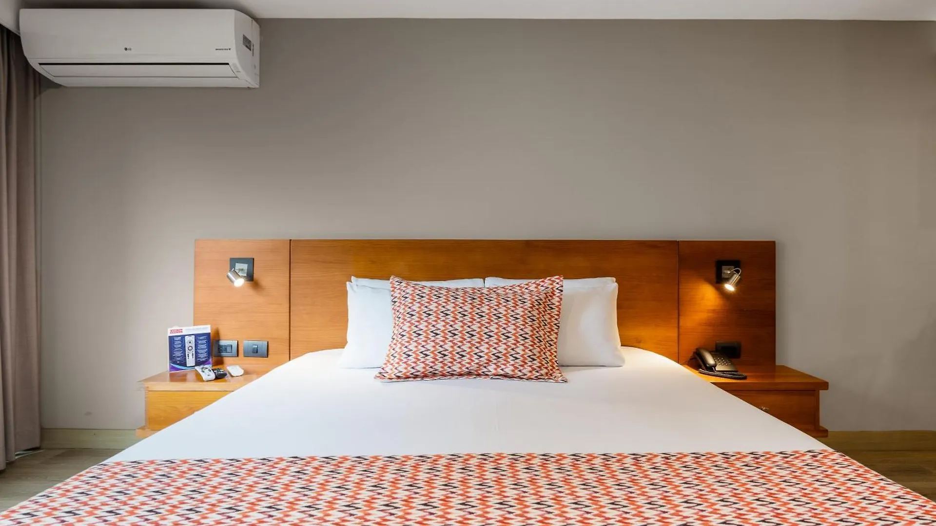 Leblon Suites Hotel Medellin 4*,