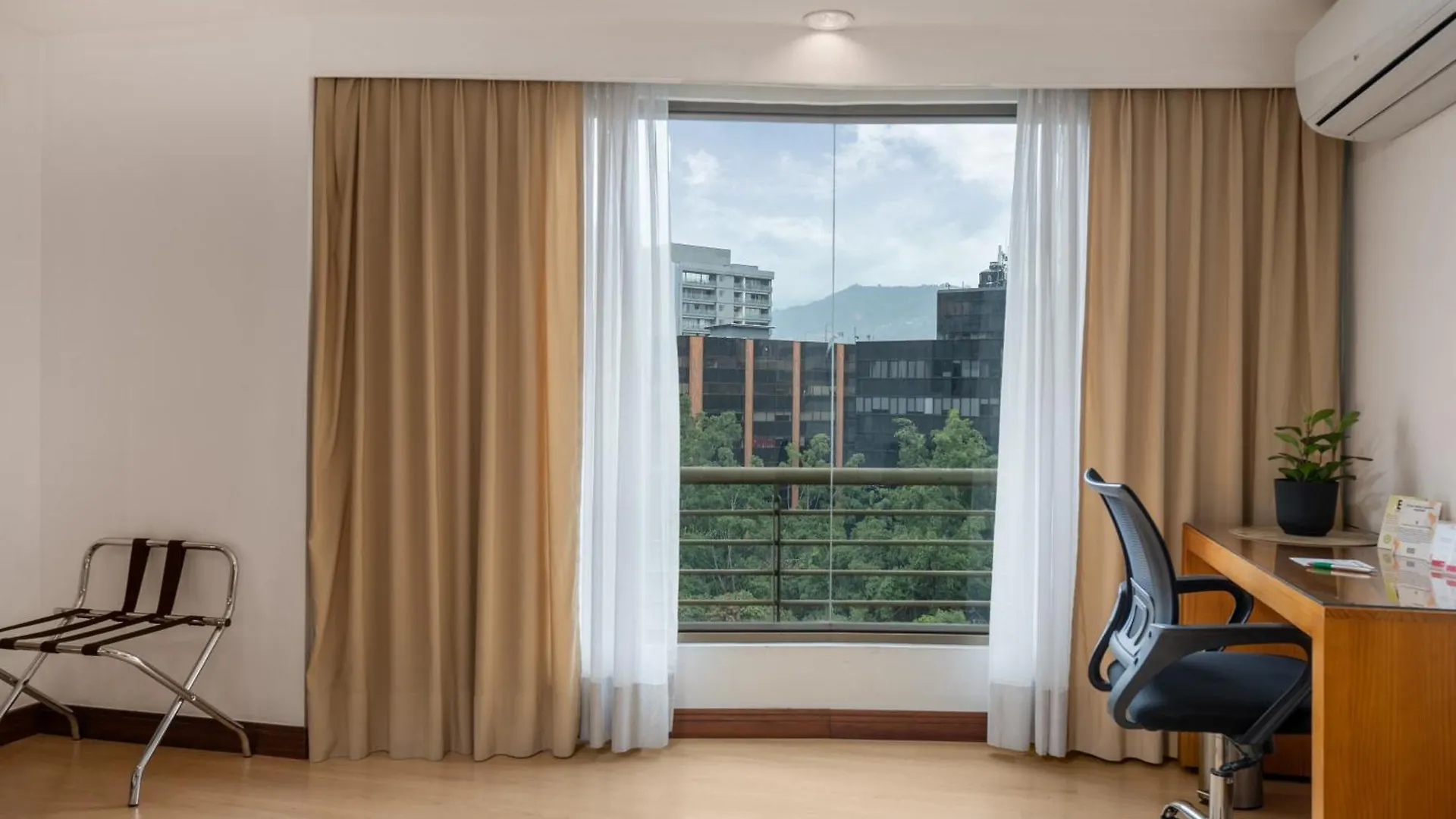 Leblon Suites Hotel Medellin Colombia