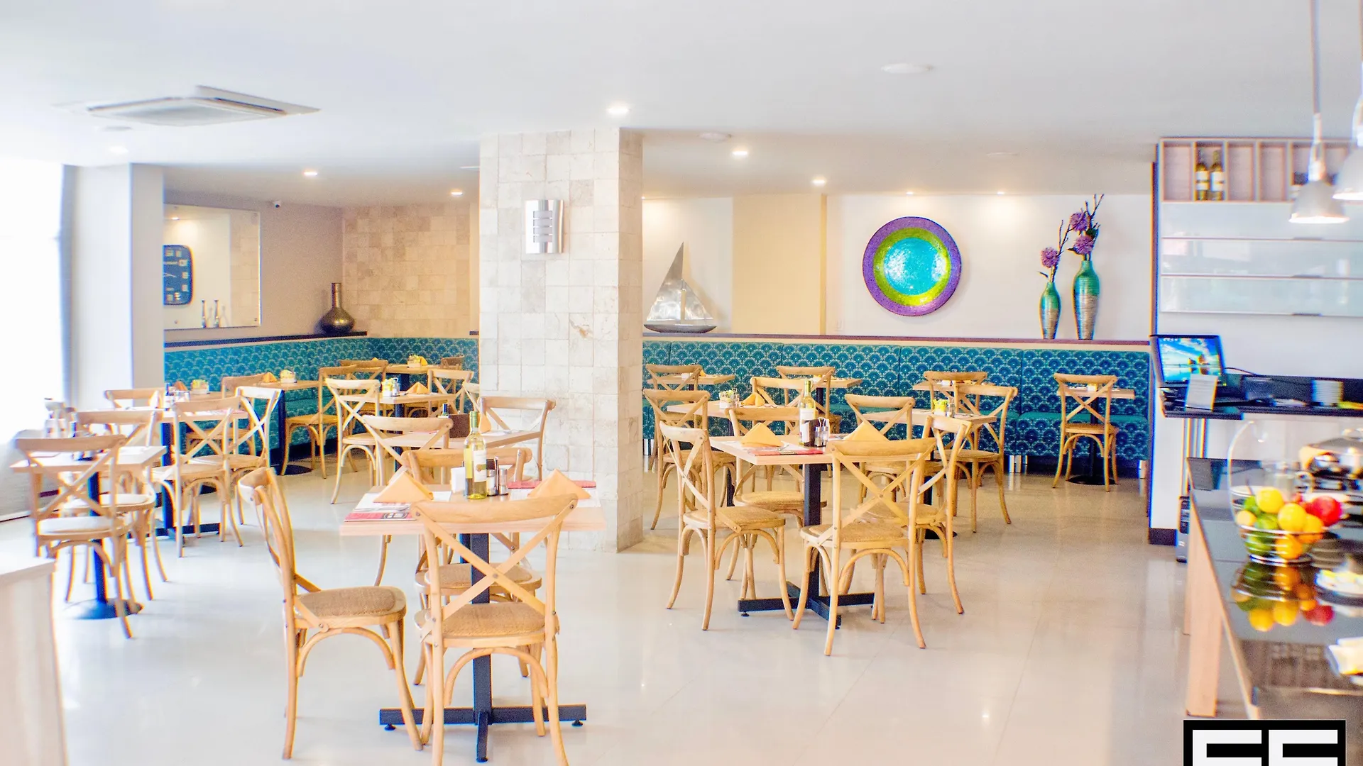 Leblon Suites Hotel Медельин