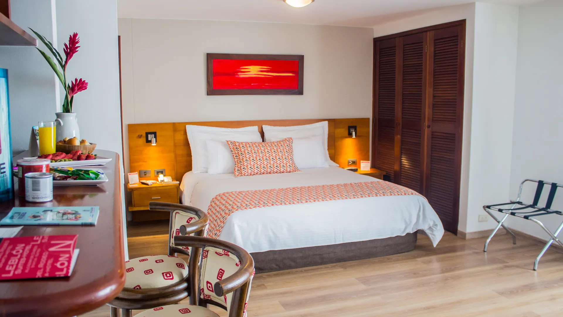 Leblon Suites Hotel Медельин 4*,  Колумбия