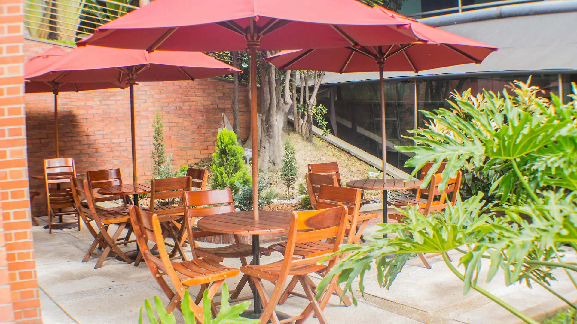 Leblon Suites Hotel Медельин