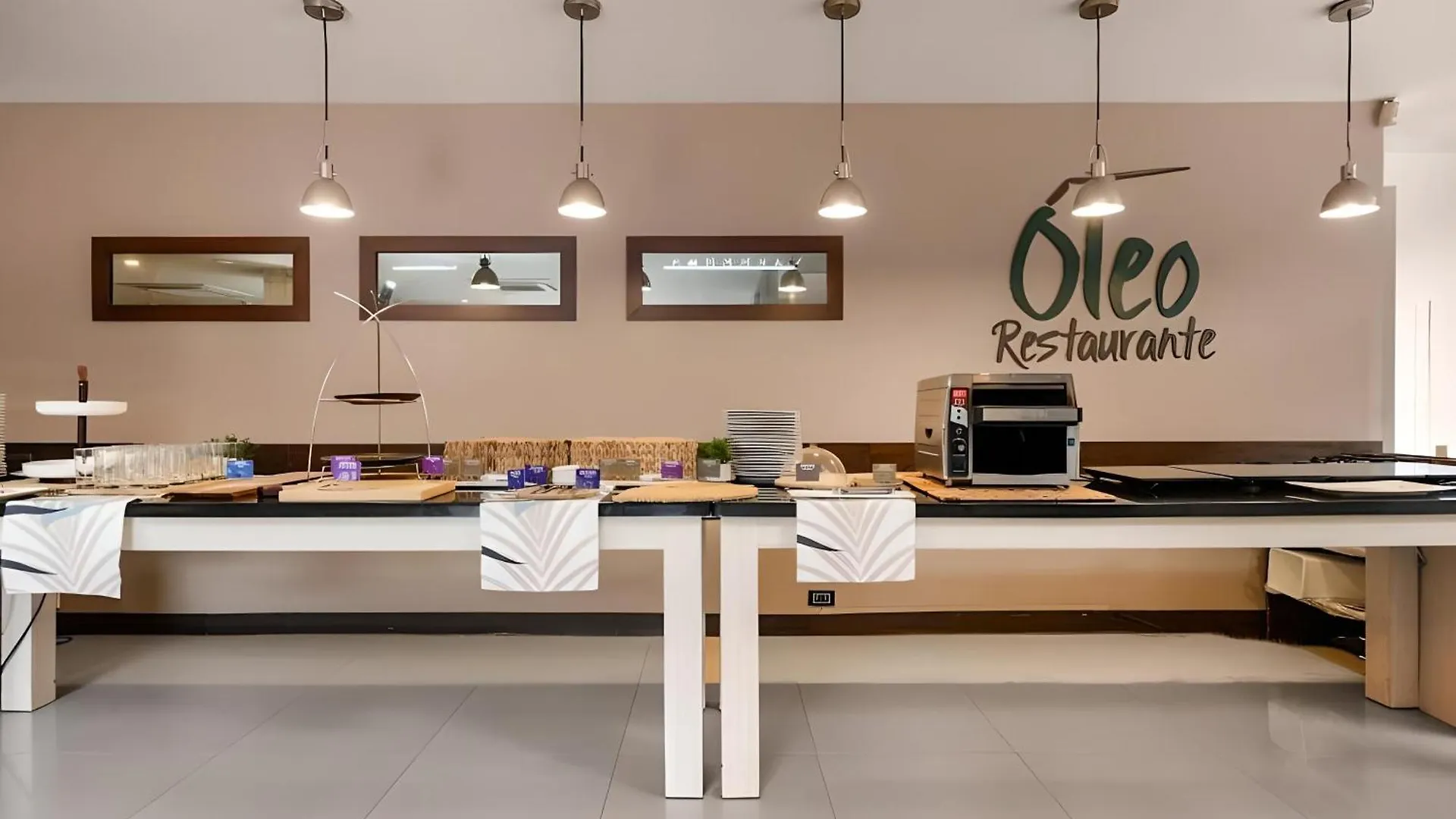 Leblon Suites Hotel Медельин 4*,  Колумбия