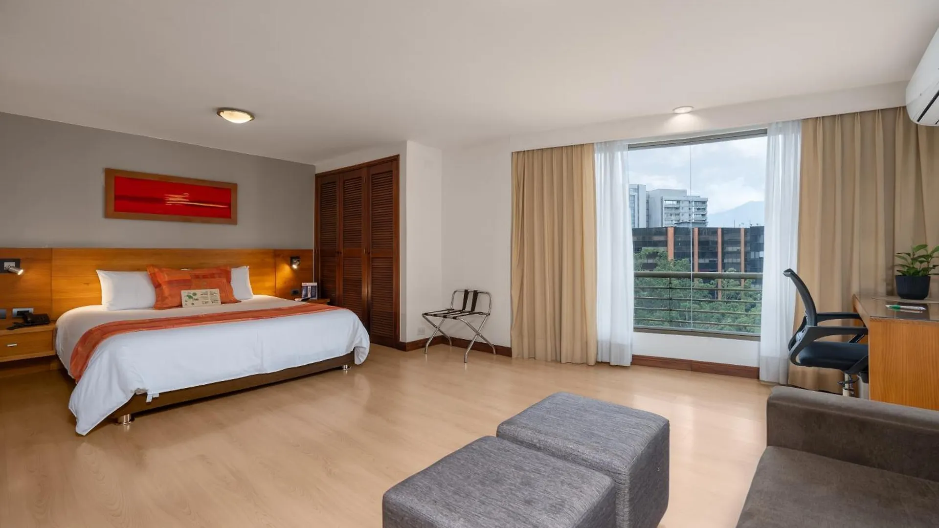 Leblon Suites Hotel Medellín