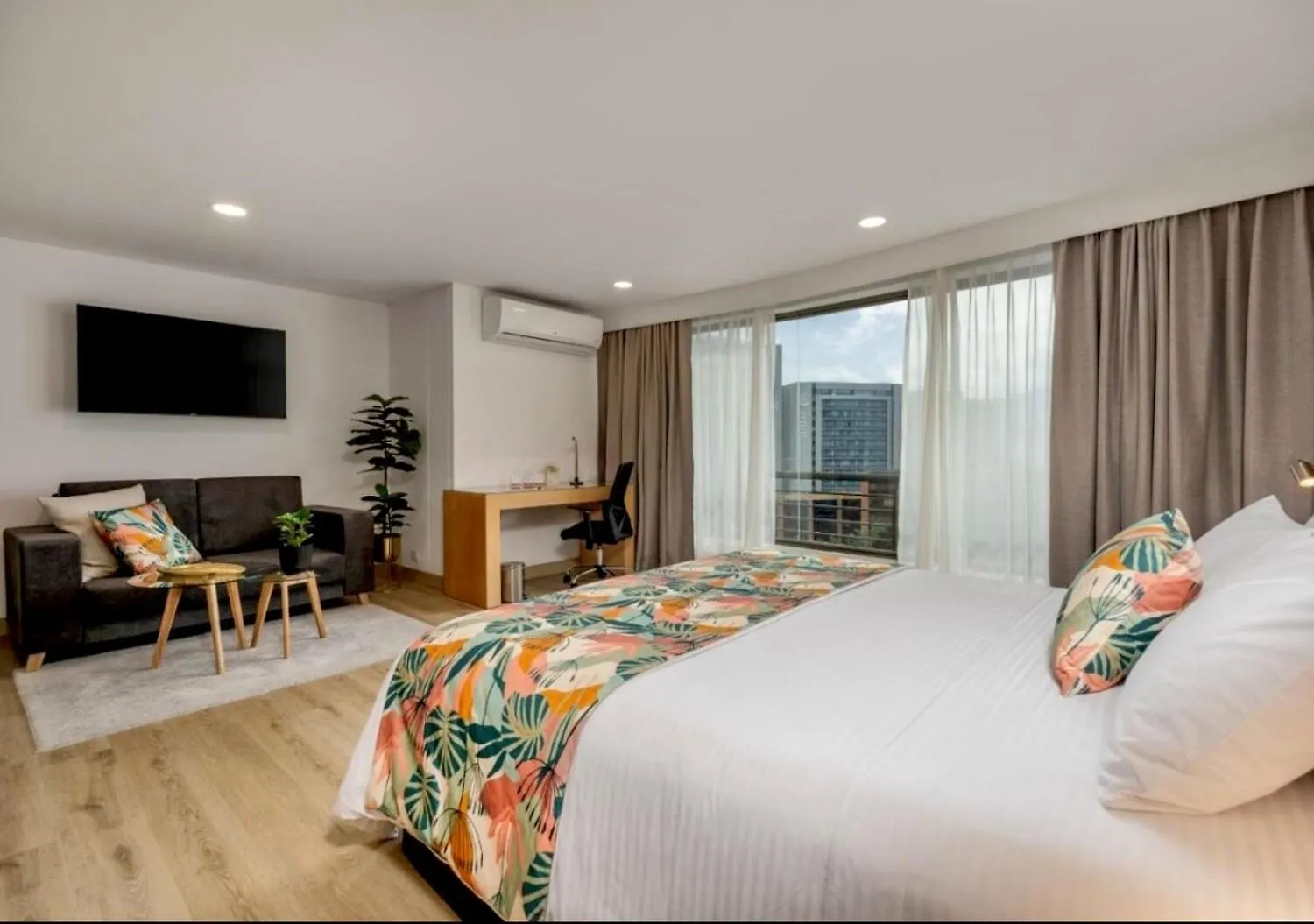 Leblon Suites Hotel Medellín 4*,